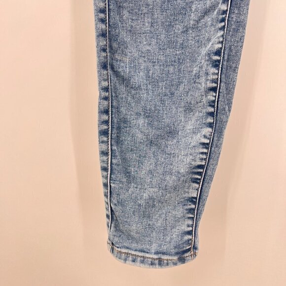 Torrid Plus Feel The Fit  Super Soft Pull On Denim Jeans - Picture 5 of 8